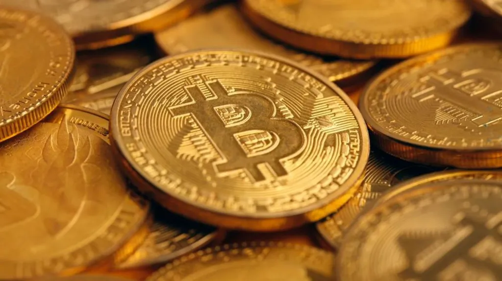 Binance хакерын халдлагатай холбоотойгоор гурван тэрбум ам.долларын криптовалютыг царцаажээ