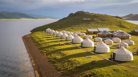 Maikhan tolgoi camp