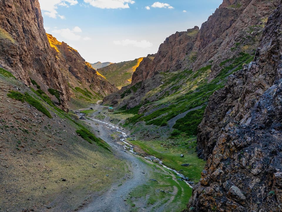 08 Sep: Baga Gazriin Chuluu – Yol Valley