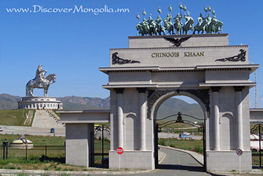 Chinggis Khaan statue